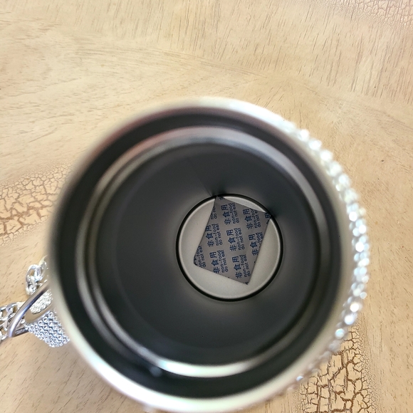 Blinged out water bottle with a chain - Picture 3 of 9